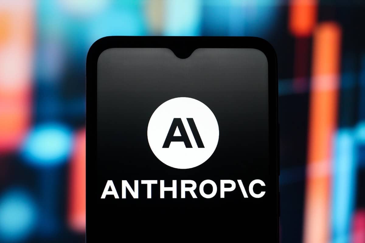 Agente de IA da Anthropic envia denúncia falsa de homicídio à polícia dos EUA