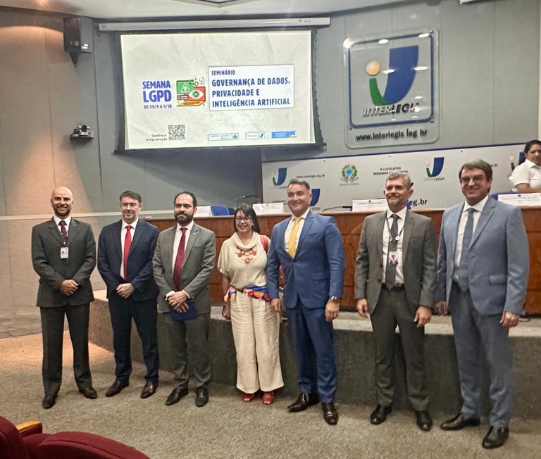 Governo defende prevenção de riscos na regulação da IA e do ambiente digital